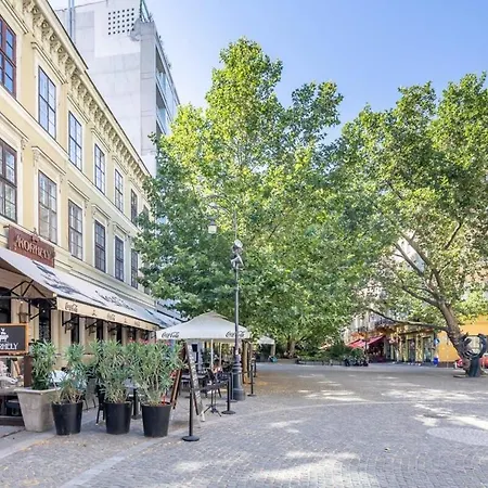 Very - Comfy * Budapeste