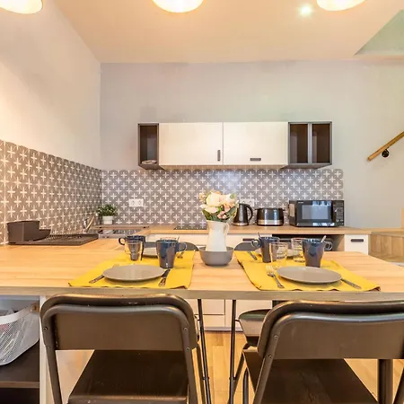 Very - Comfy * Budapeste