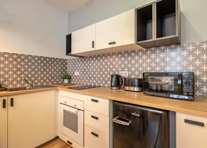 Very - Comfy בודפשט